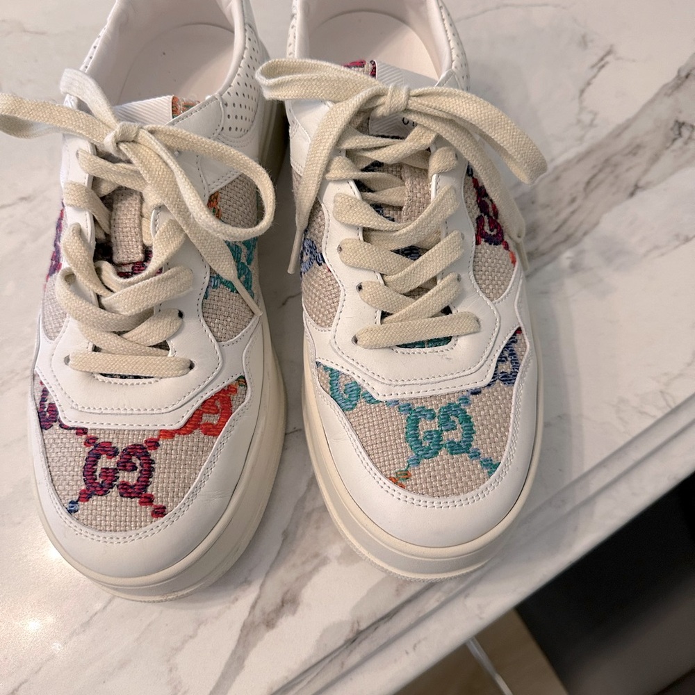 Gucci authentic Sneakers size 39